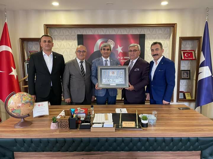 Ticaret Borsası Yönetim Kurulu Başkanı Abdulkadir Hastaoğlu, Hilmi Gül ve Haluk Yağcı, Odamızı Ziyaretleri